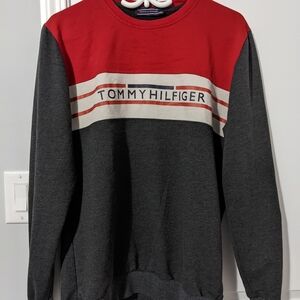 Tommy Hilfiger sweater